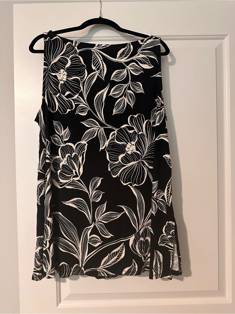 Torrid Black & White Floral Boat-Neck Top